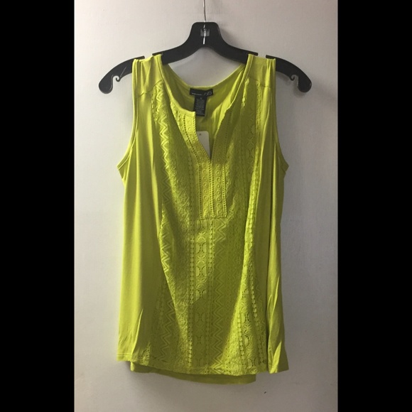 🌟Lace Detail Tank Top - Picture 2 of 5